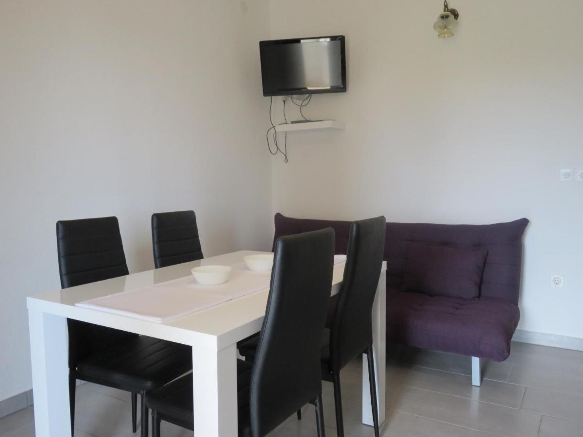 Apartmani MM Starigrad Paklenica Bagian luar foto
