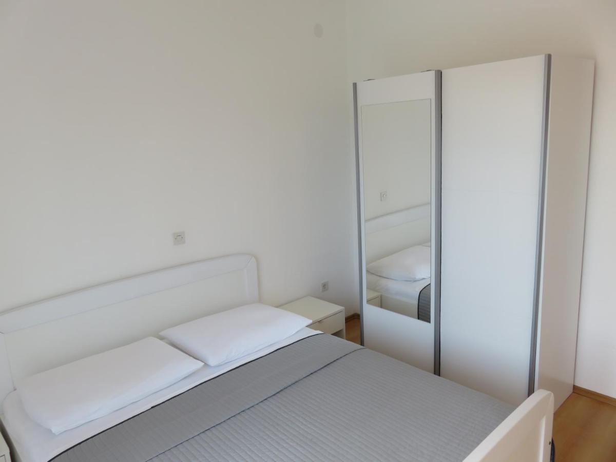 Apartmani MM Starigrad Paklenica Bagian luar foto