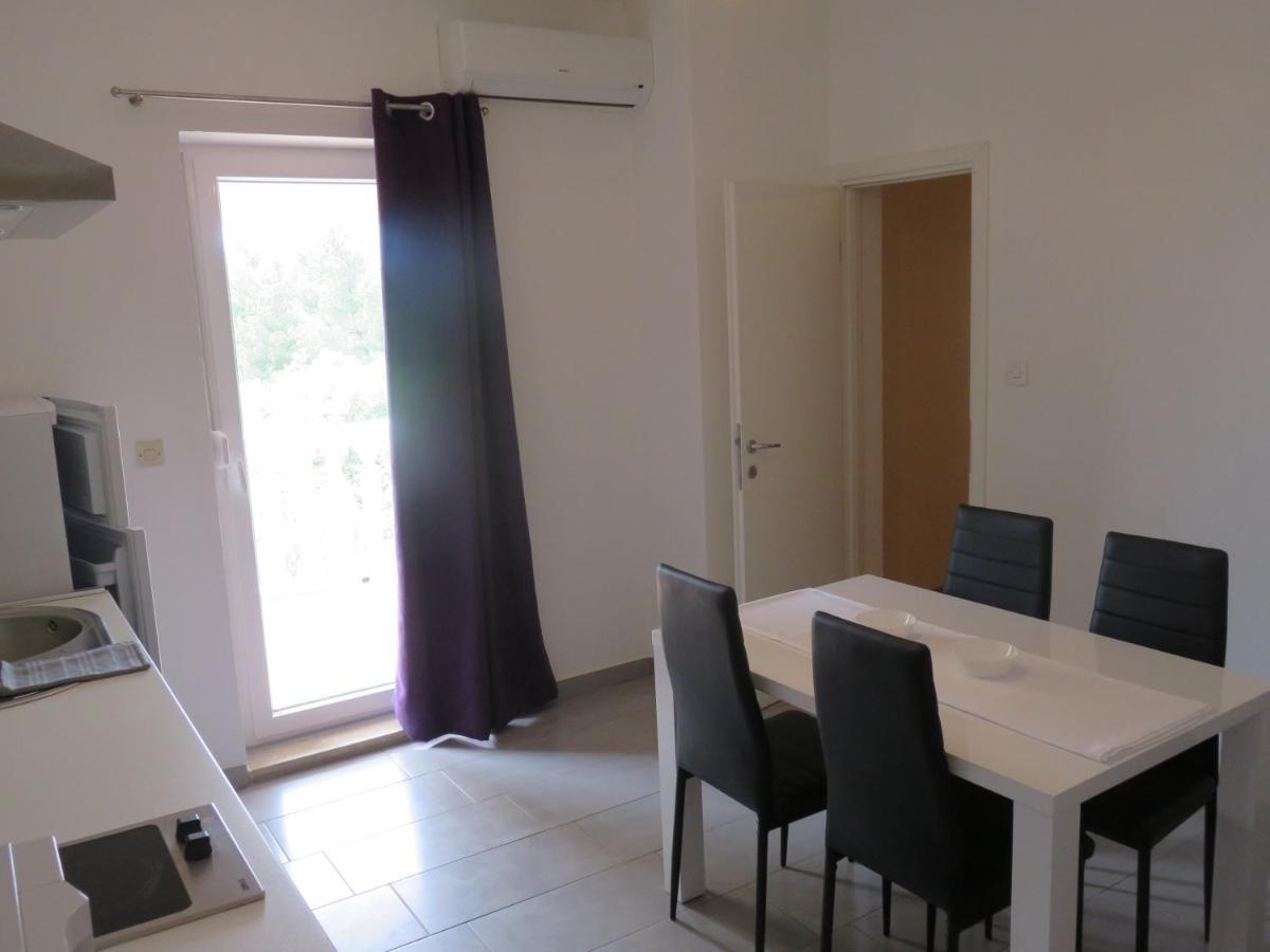 Apartmani MM Starigrad Paklenica Bagian luar foto
