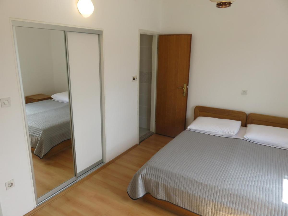 Apartmani MM Starigrad Paklenica Bagian luar foto