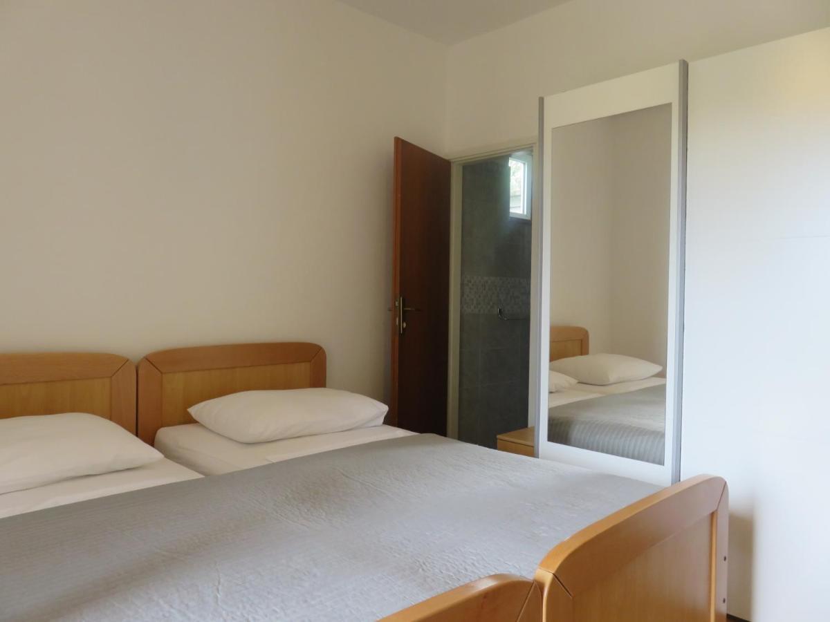 Apartmani MM Starigrad Paklenica Bagian luar foto